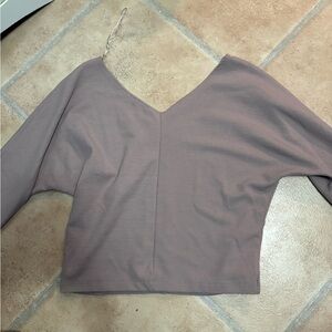Dynamite Ribbed V-Neck Top in Soft Mauve